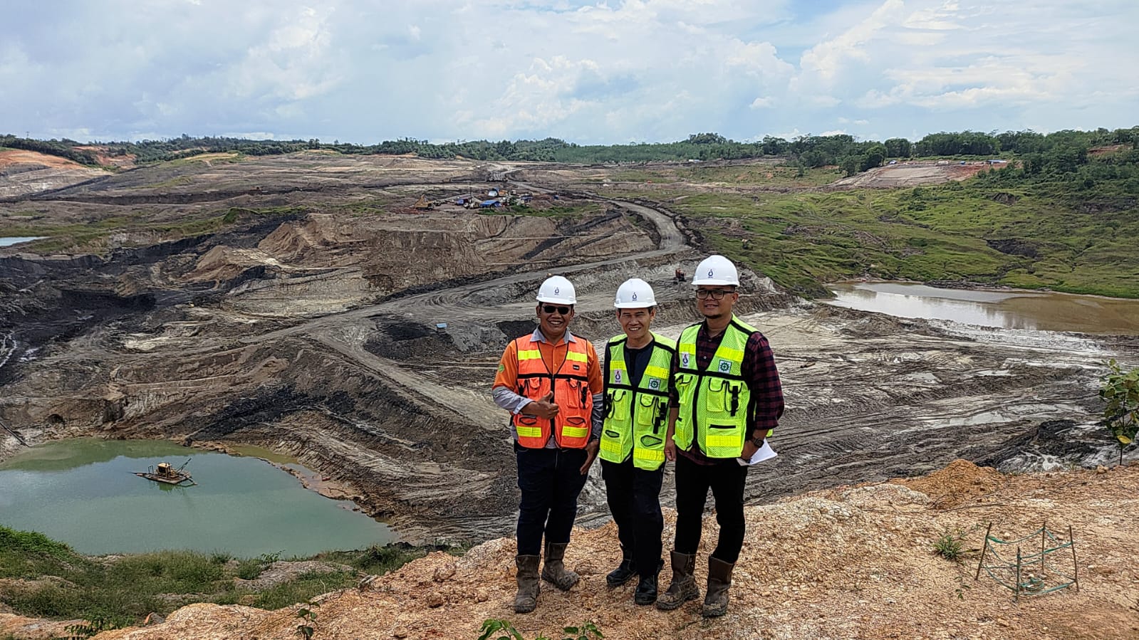 Survey Lapangan dan Collecting Data oleh Competent Person Indonesia (CPI).